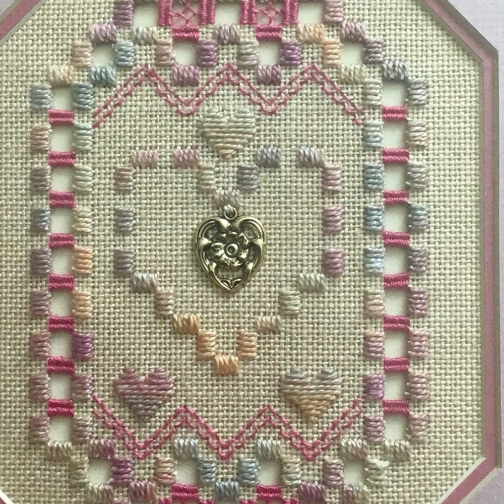 Beautiful double matted and framed vintage needlepoint - Picture 3 of 4